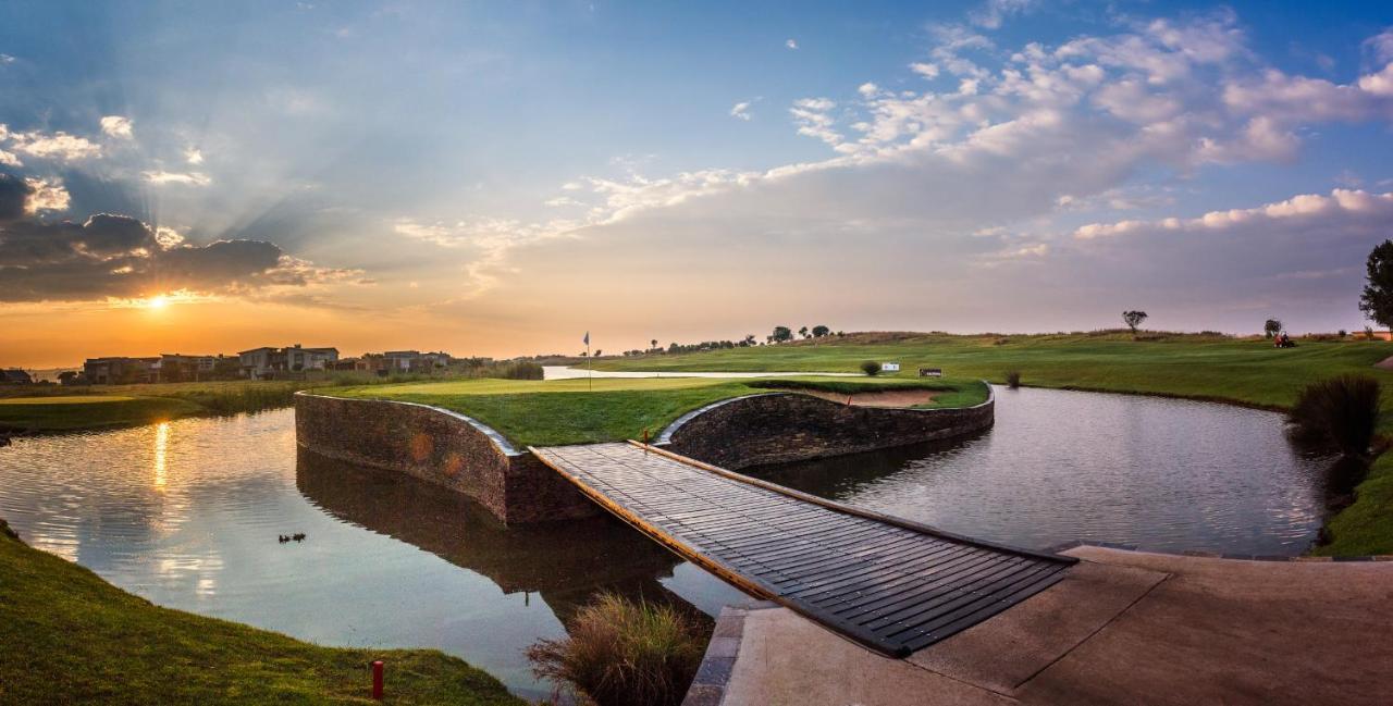 كمبتون بارك The Serengeti Lodge المظهر الخارجي الصورة